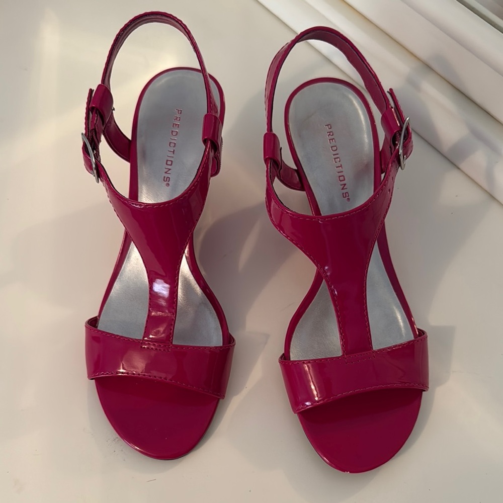 Predictions Women's Hot Pink Sandals